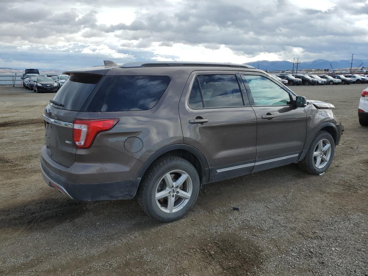 2016 Ford Explorer Xlt - Фото 3