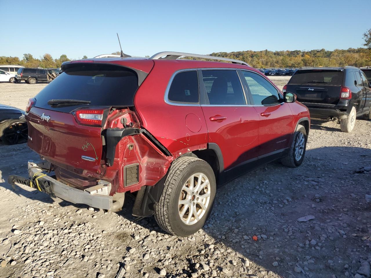 2016 Jeep Cherokee Latitude - Image 3