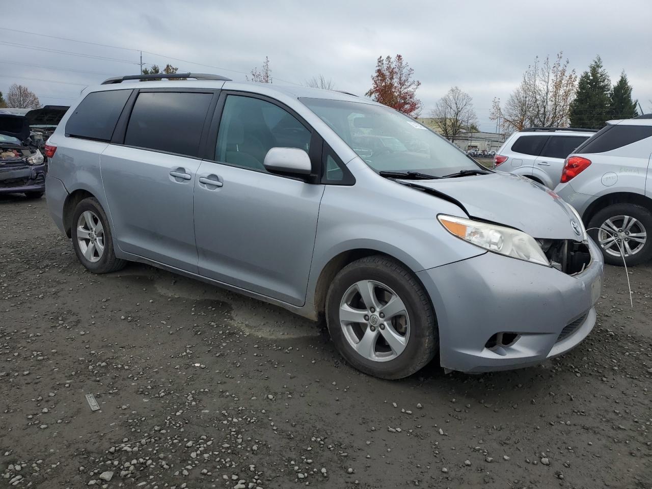 2017 Toyota Sienna Le - Фото 4