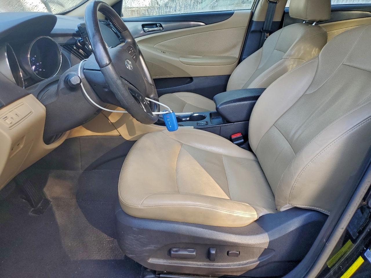 2012 Hyundai Sonata Hybrid - Image 7