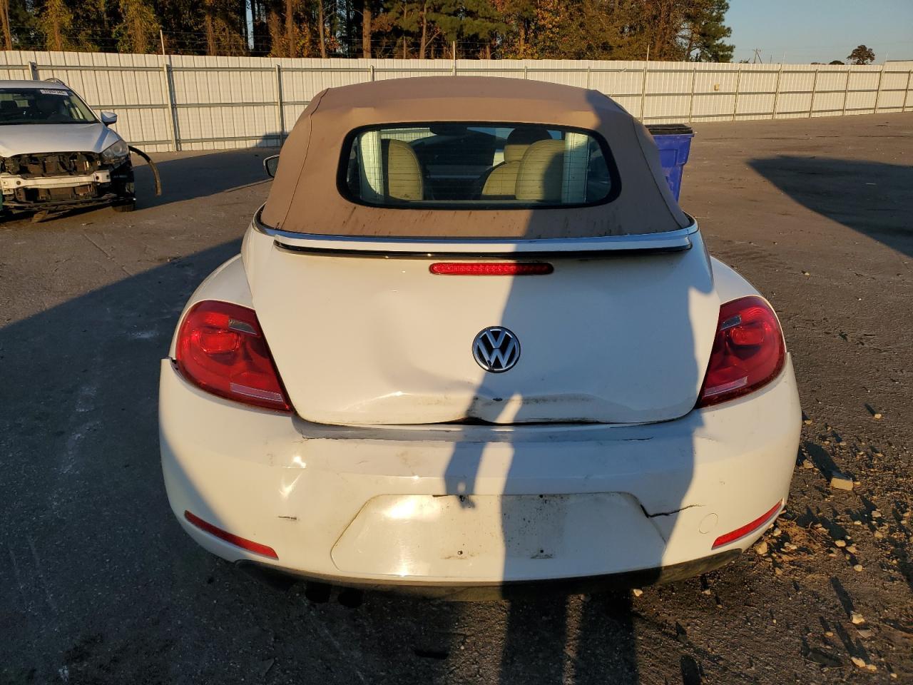 2015 Volkswagen Beetle 1.8T - Image 6