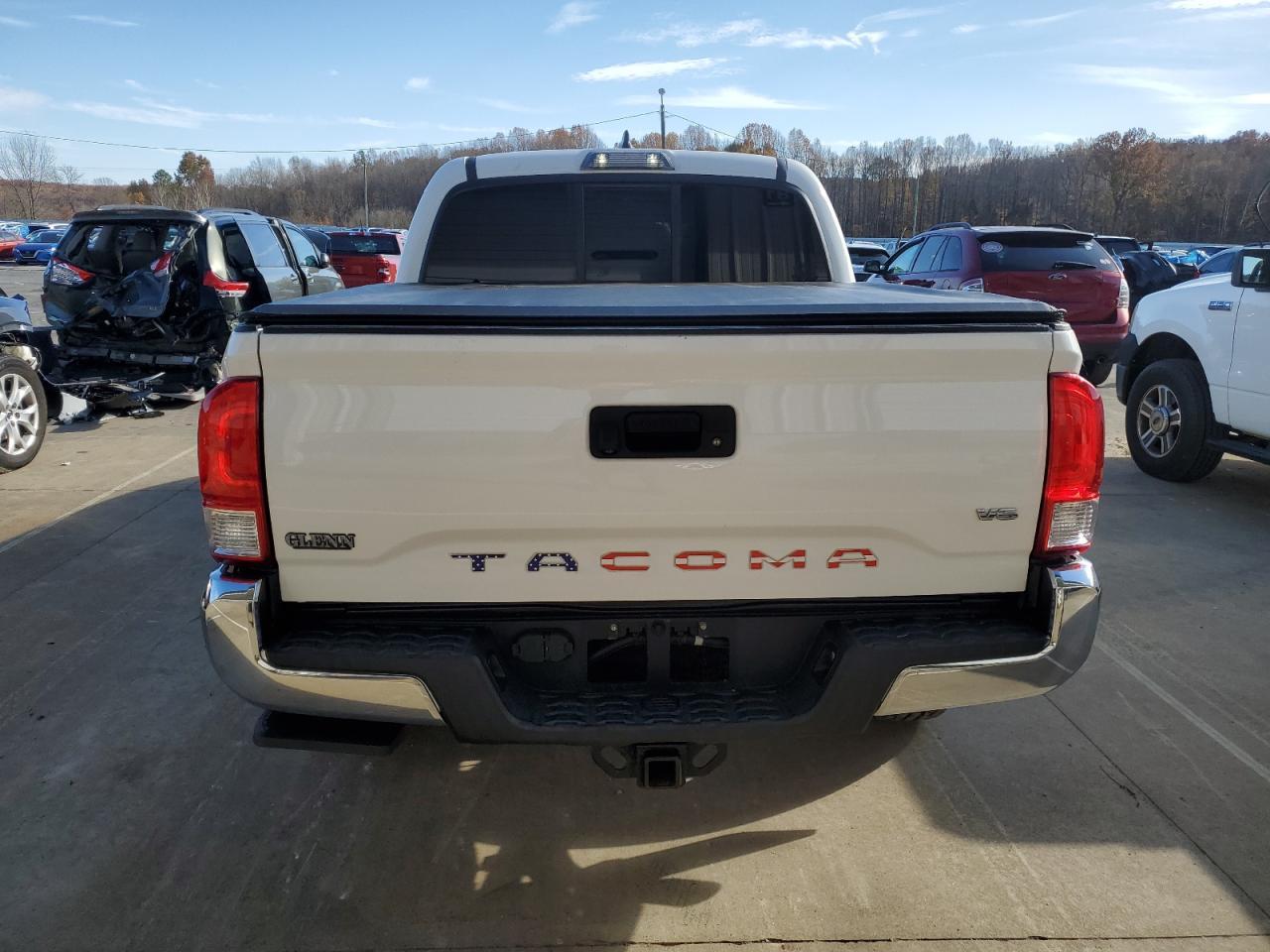 2017 Toyota Tacoma Double Cab - Image 6