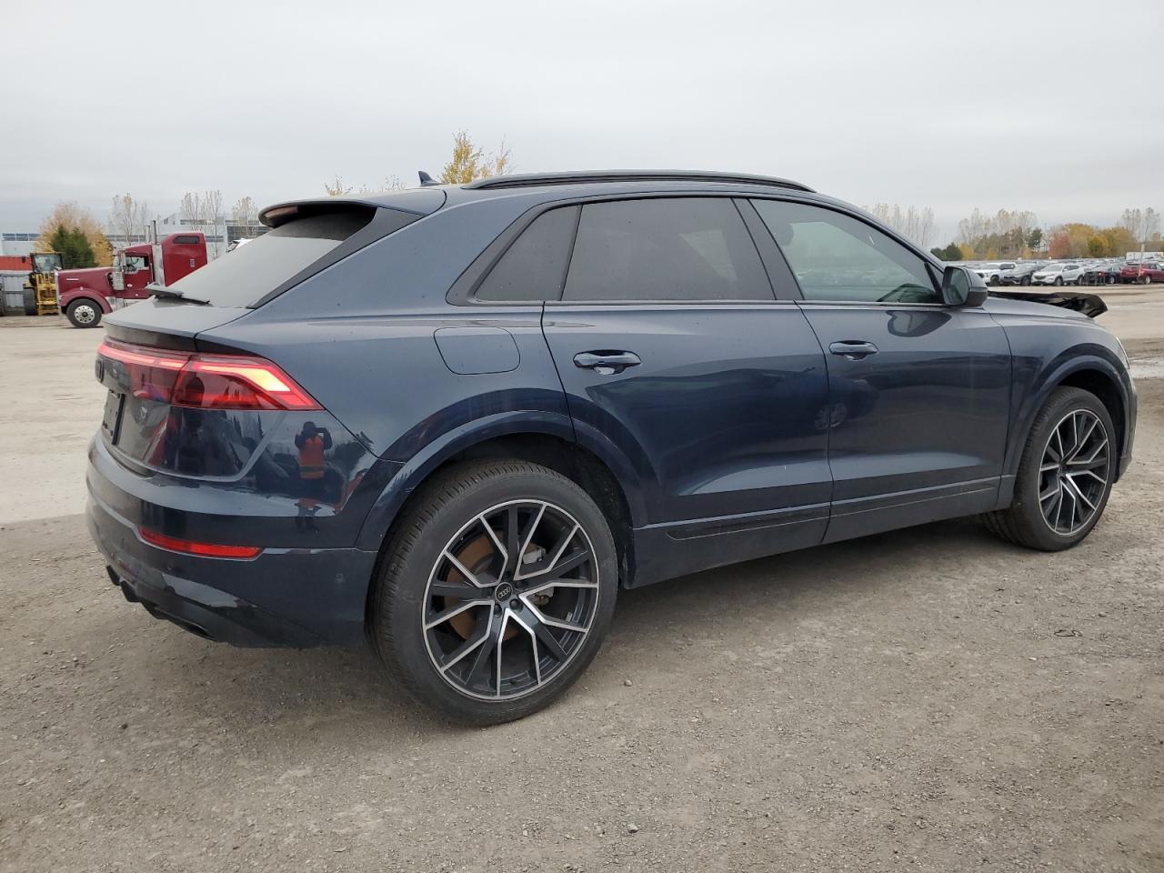 2025 Audi Q8 Progressiv - Image 3