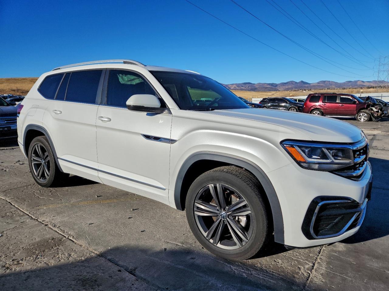 2022 Volkswagen Atlas Sel R-Line - Image 4