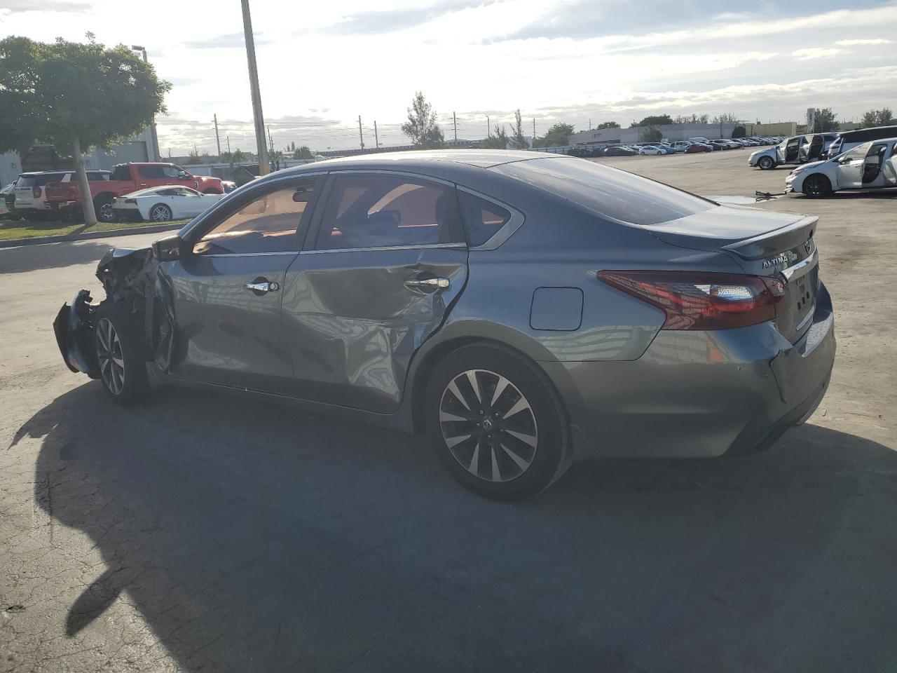 2017 Nissan Altima 2.5 - Фото 2