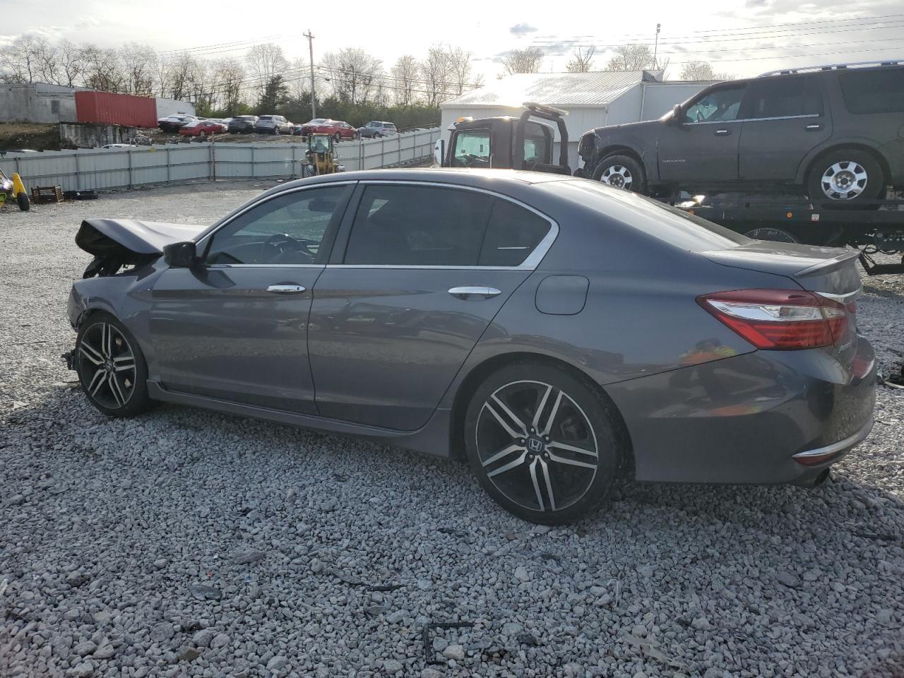 2017 Honda Accord Sport - Фото 2