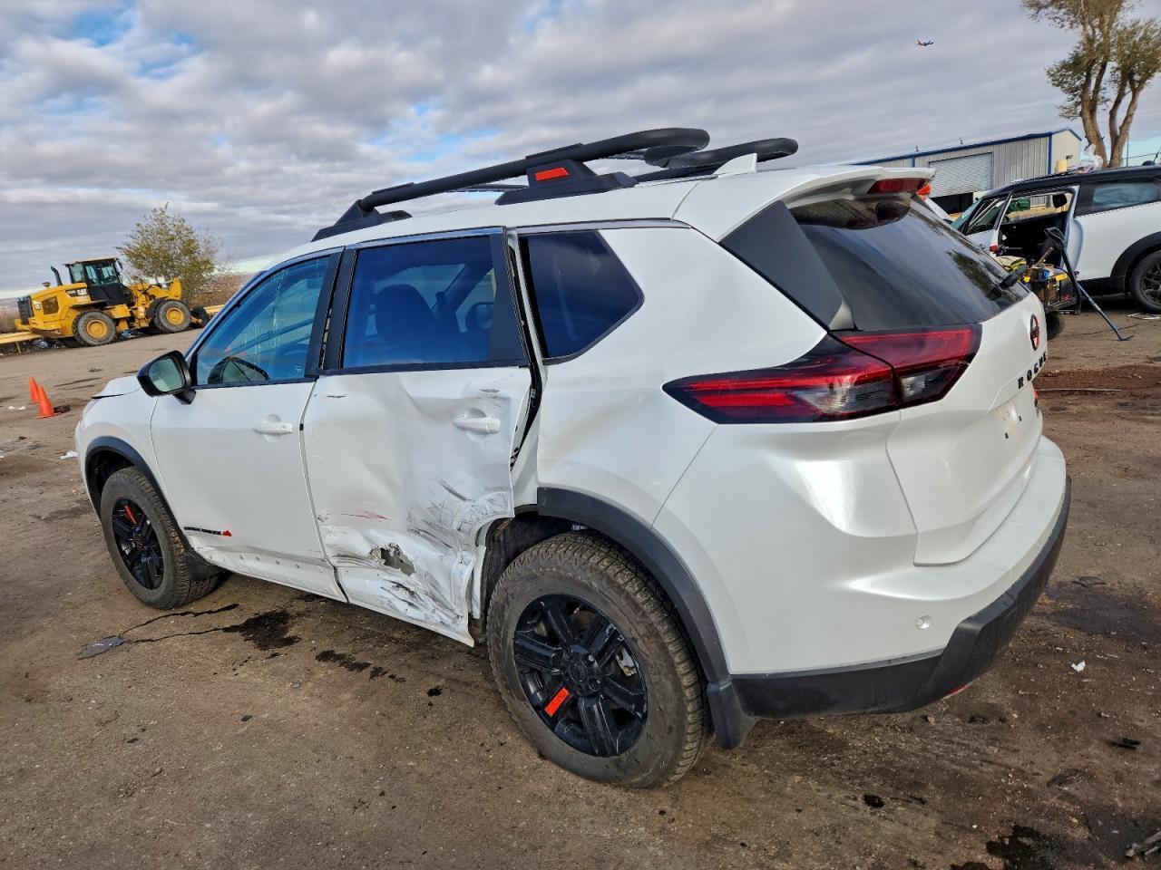 2025 Nissan Rogue Sv - Image 2