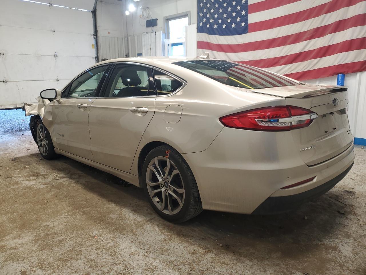 2019 Ford Fusion Titanium - Фото 2