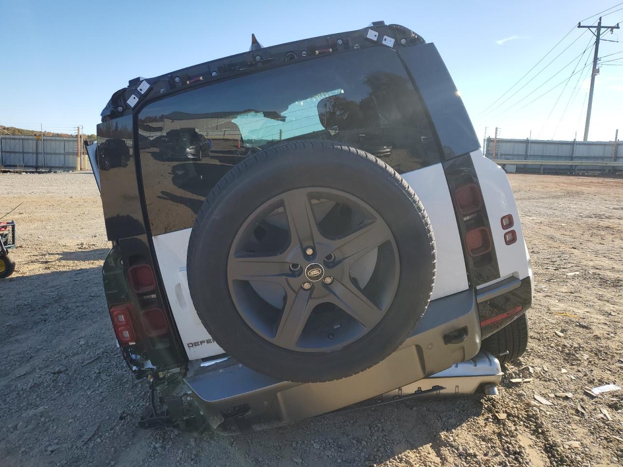 2025 Land Rover Defender 110 X-Dynamic Se - Фото 6