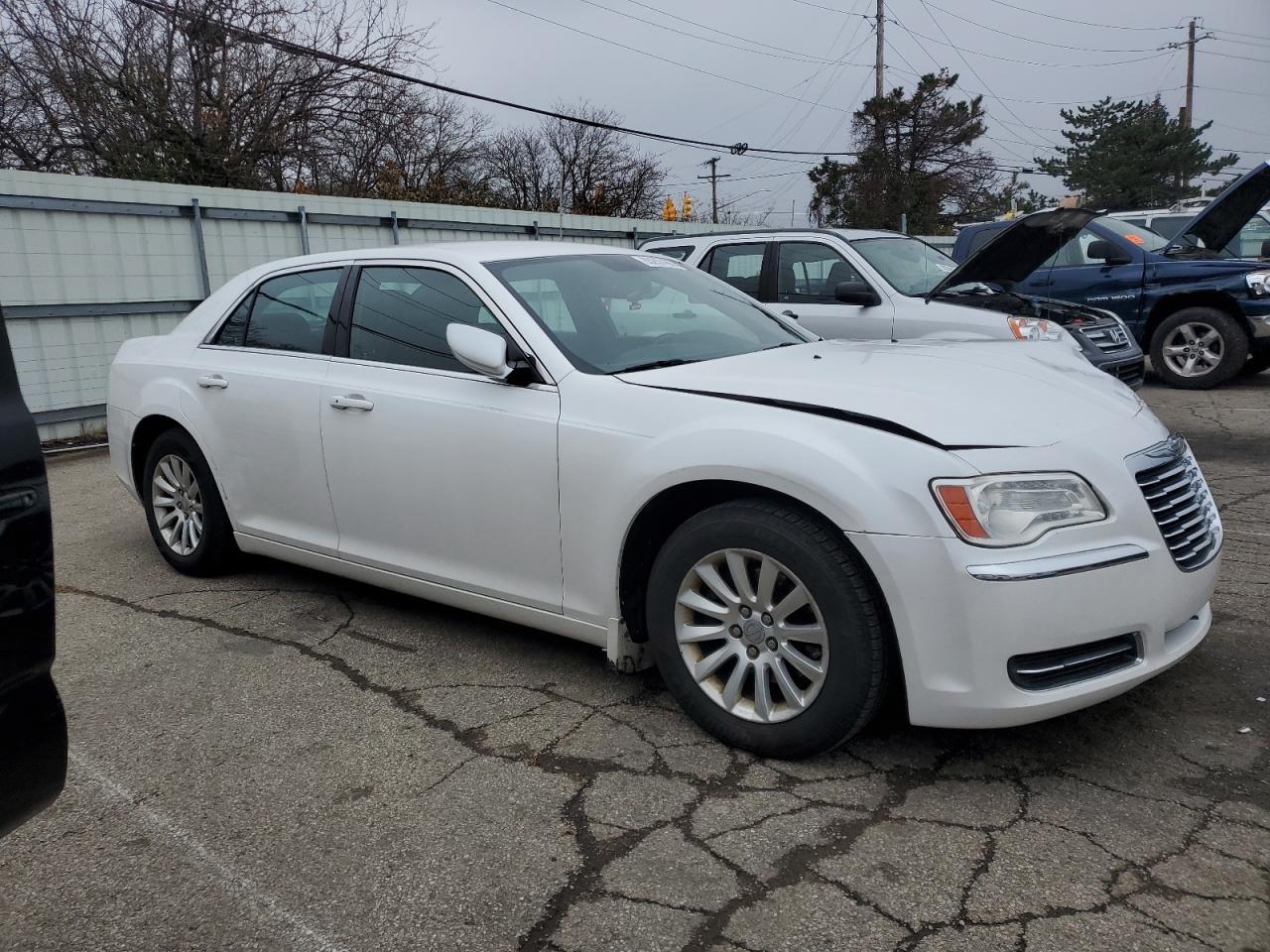 2011 Chrysler 300 - Фото 4
