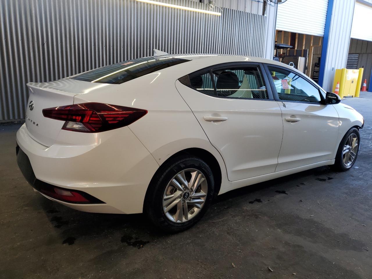 2019 Hyundai Elantra Sel - Фото 3
