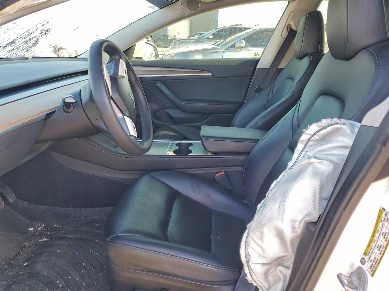 2023 Tesla Model 3 - Image 7