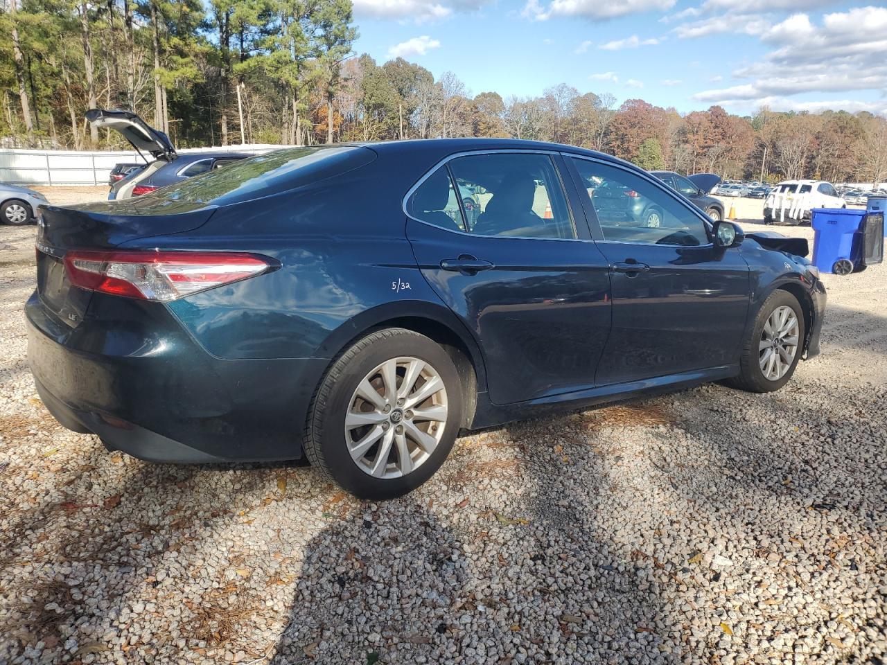 2018 Toyota Camry L - Фото 3