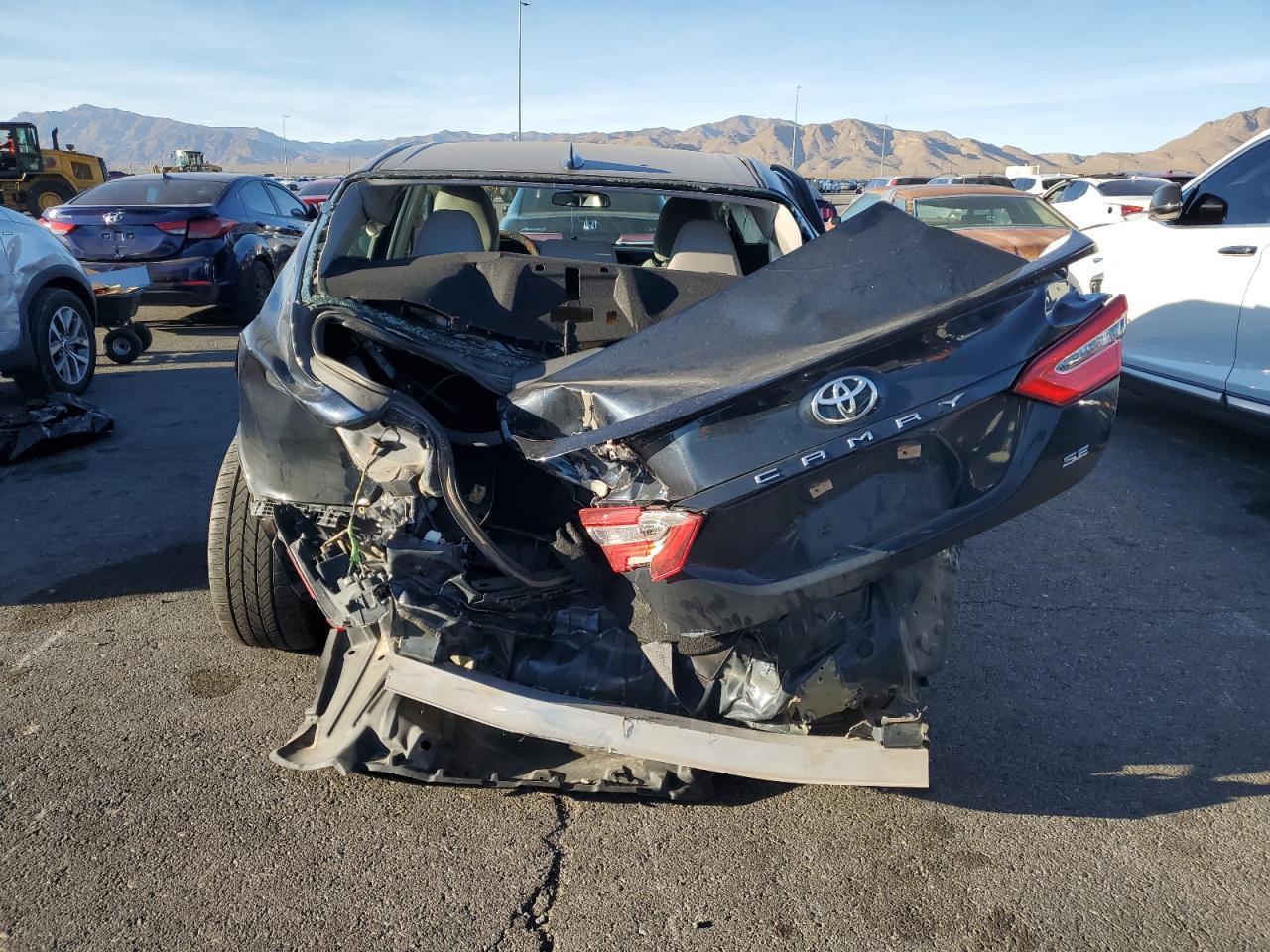 2019 Toyota Camry Se - Фото 6