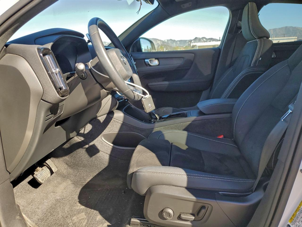 2023 Volvo C40 Recharge Plus - Image 7