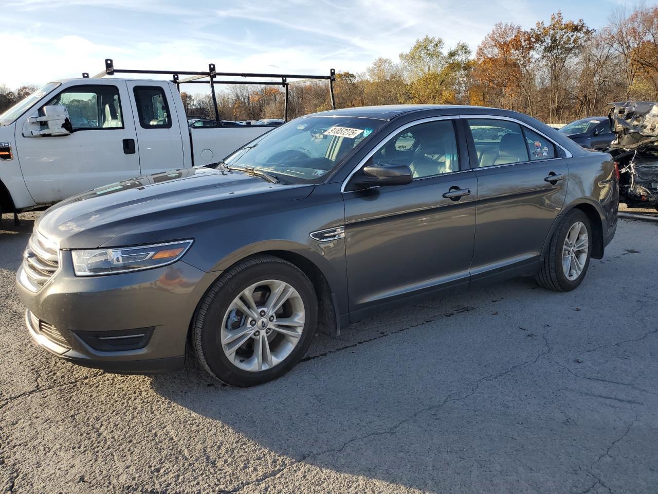 2018 Ford Taurus Sel