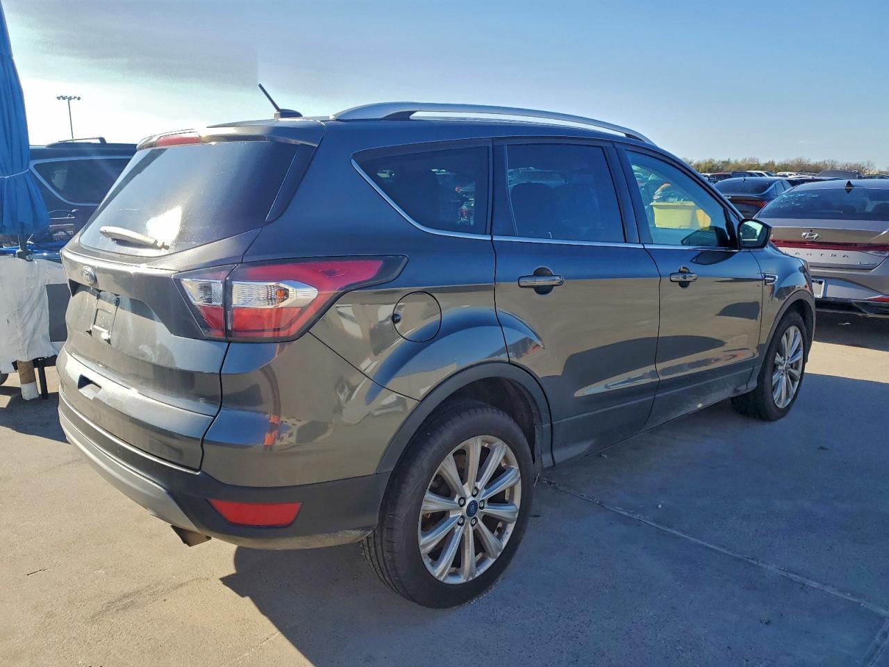 2017 Ford Escape Titanium - Фото 3