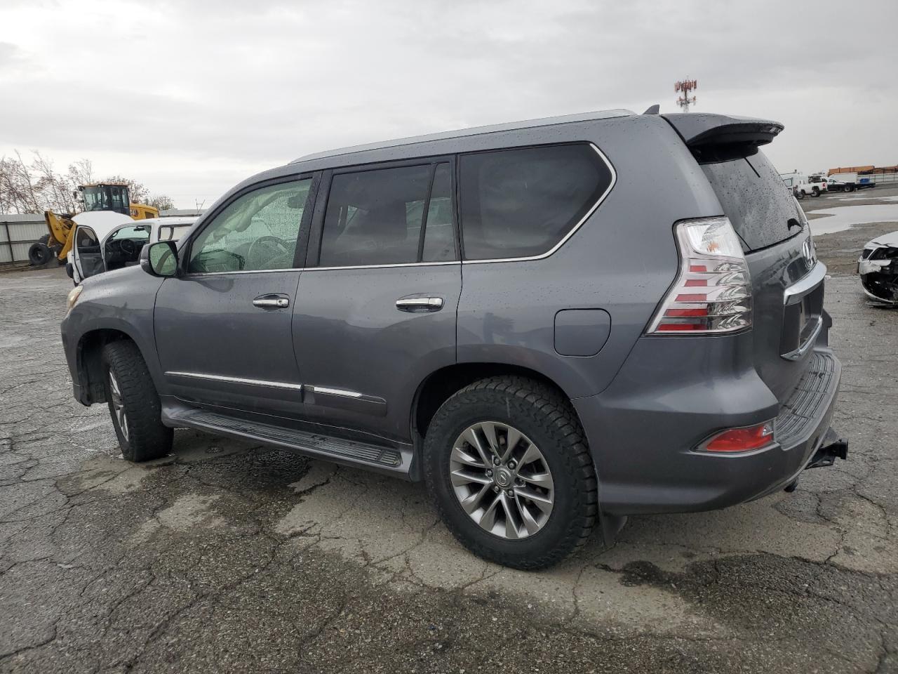 2015 Lexus Gx 460 Premium - Image 2