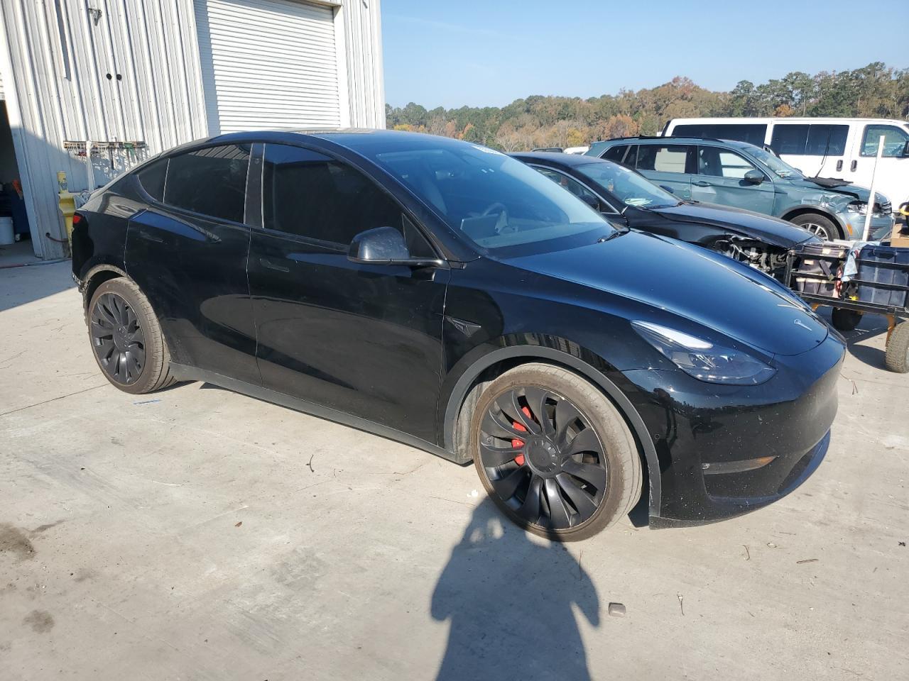 2022 Tesla Model Y - Фото 4