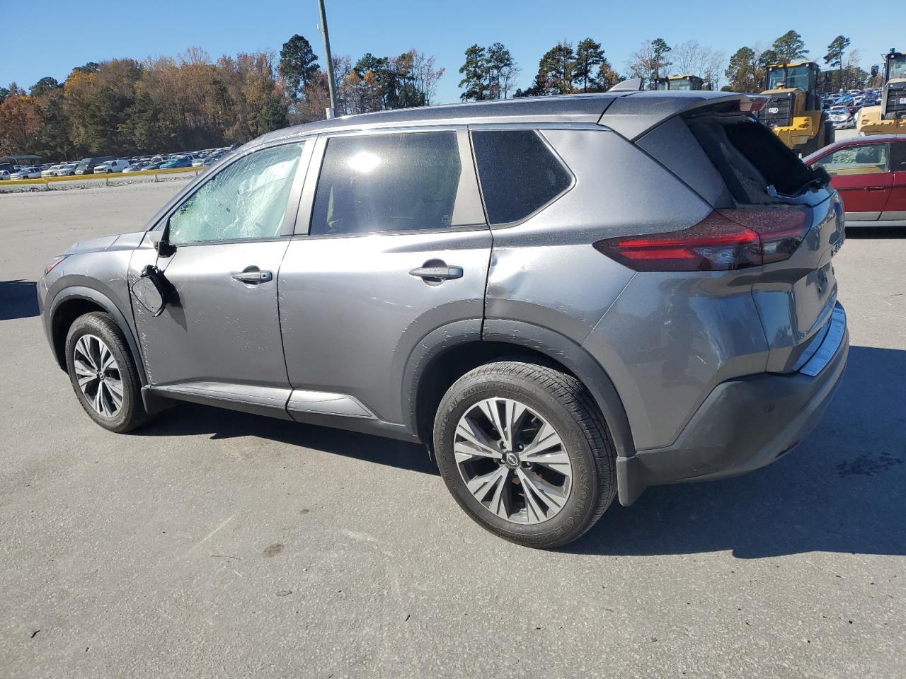 2023 Nissan Rogue Sv - Image 2