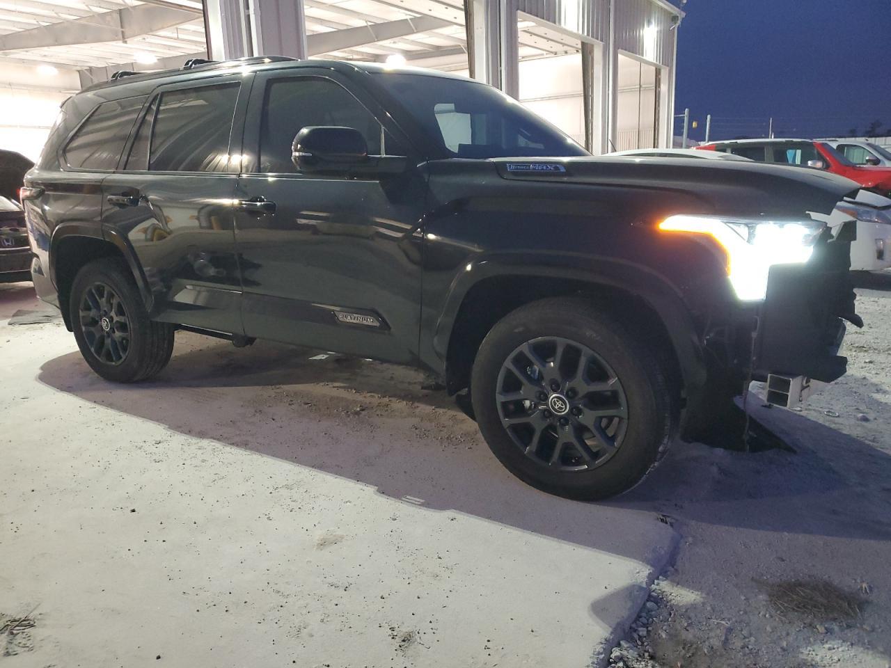 2024 Toyota Sequoia Sr5 - Фото 4