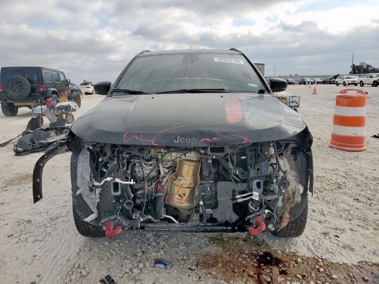 2024 Jeep Compass Trailhawk - Image 5