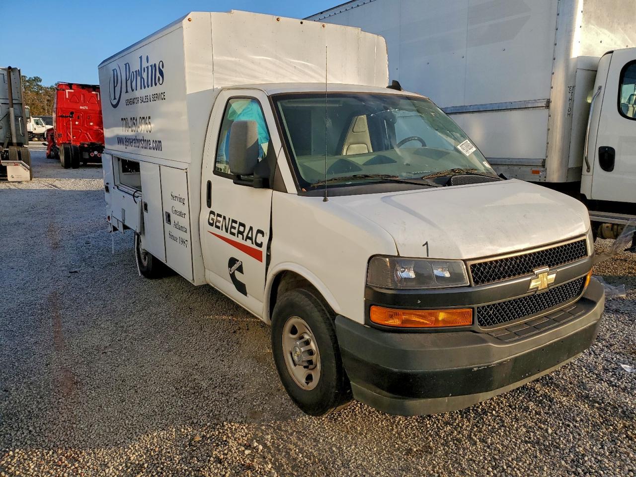 2021 Chevrolet Express Utility / Service Truck - Фото 4