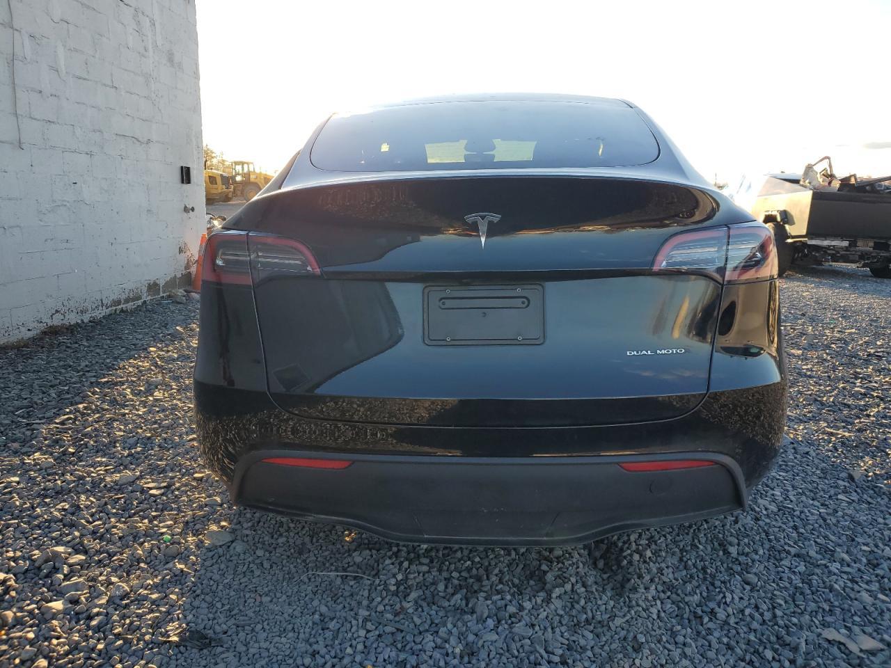 2023 Tesla Model Y - Фото 6