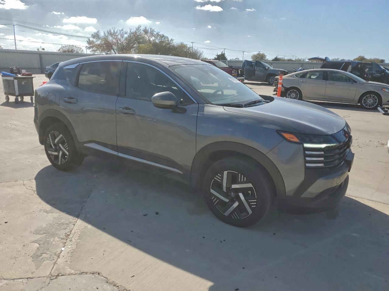 2025 Nissan Kicks Sv - Image 4