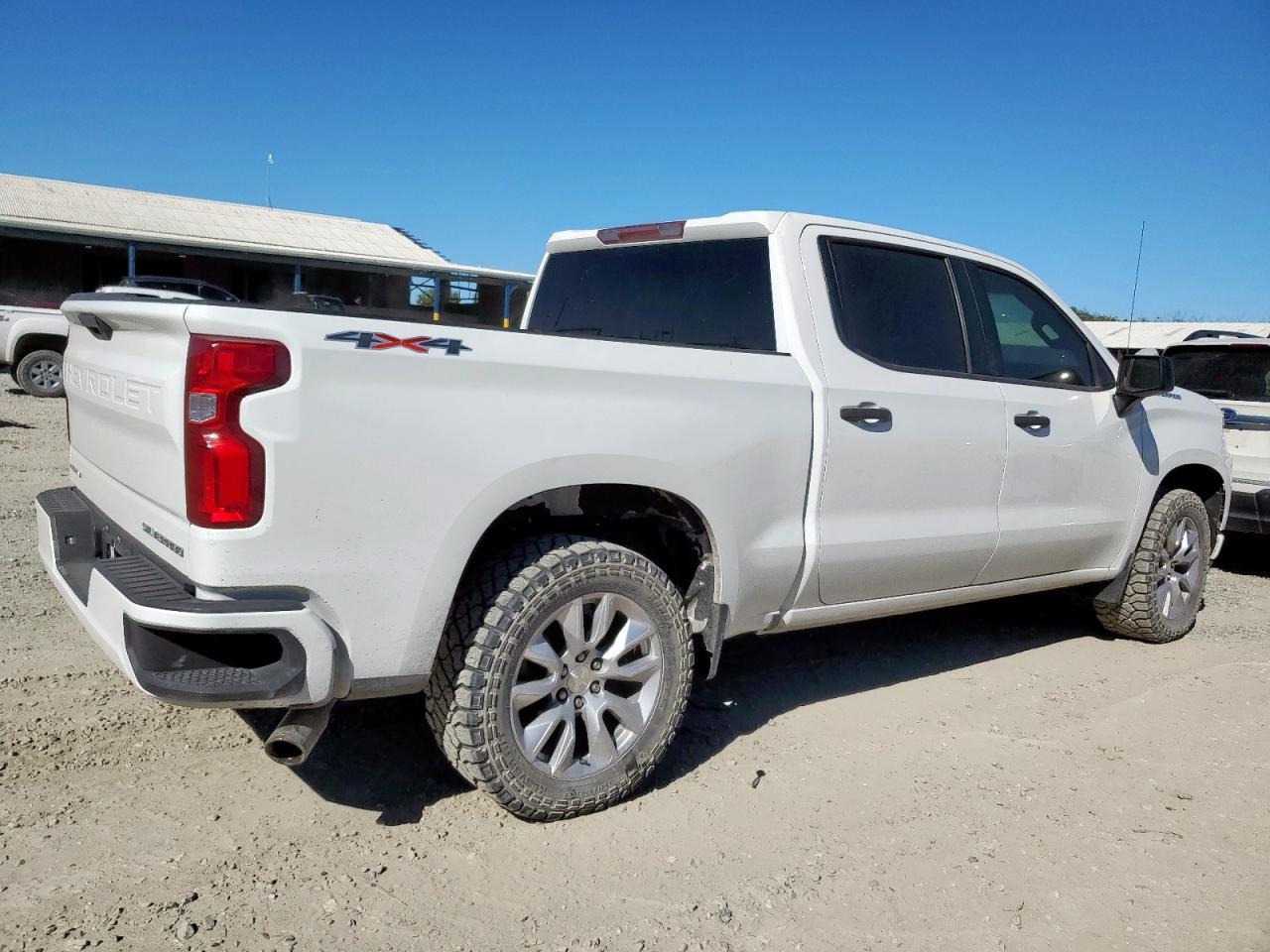 2019 Chevrolet Silverado K1500 Custom - Фото 3