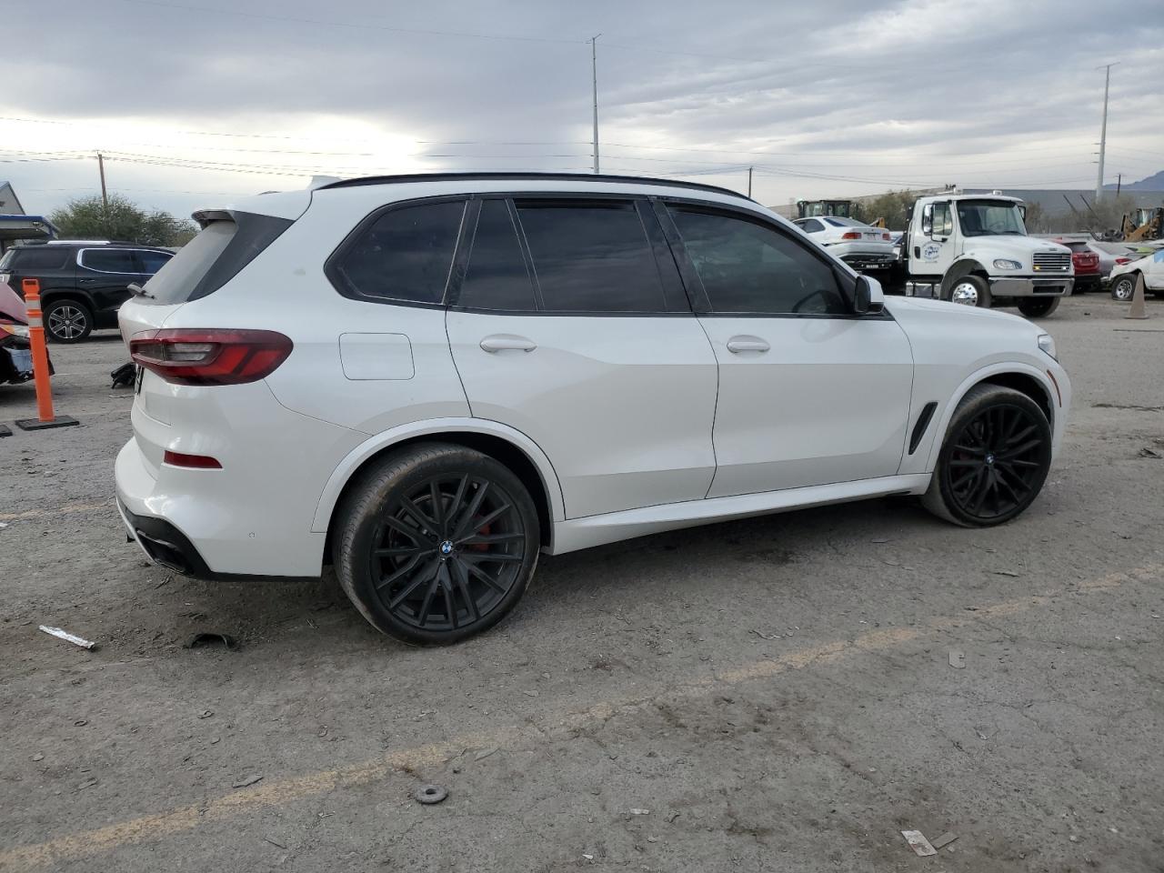 2022 BMW X5 xDrive40I - Фото 3