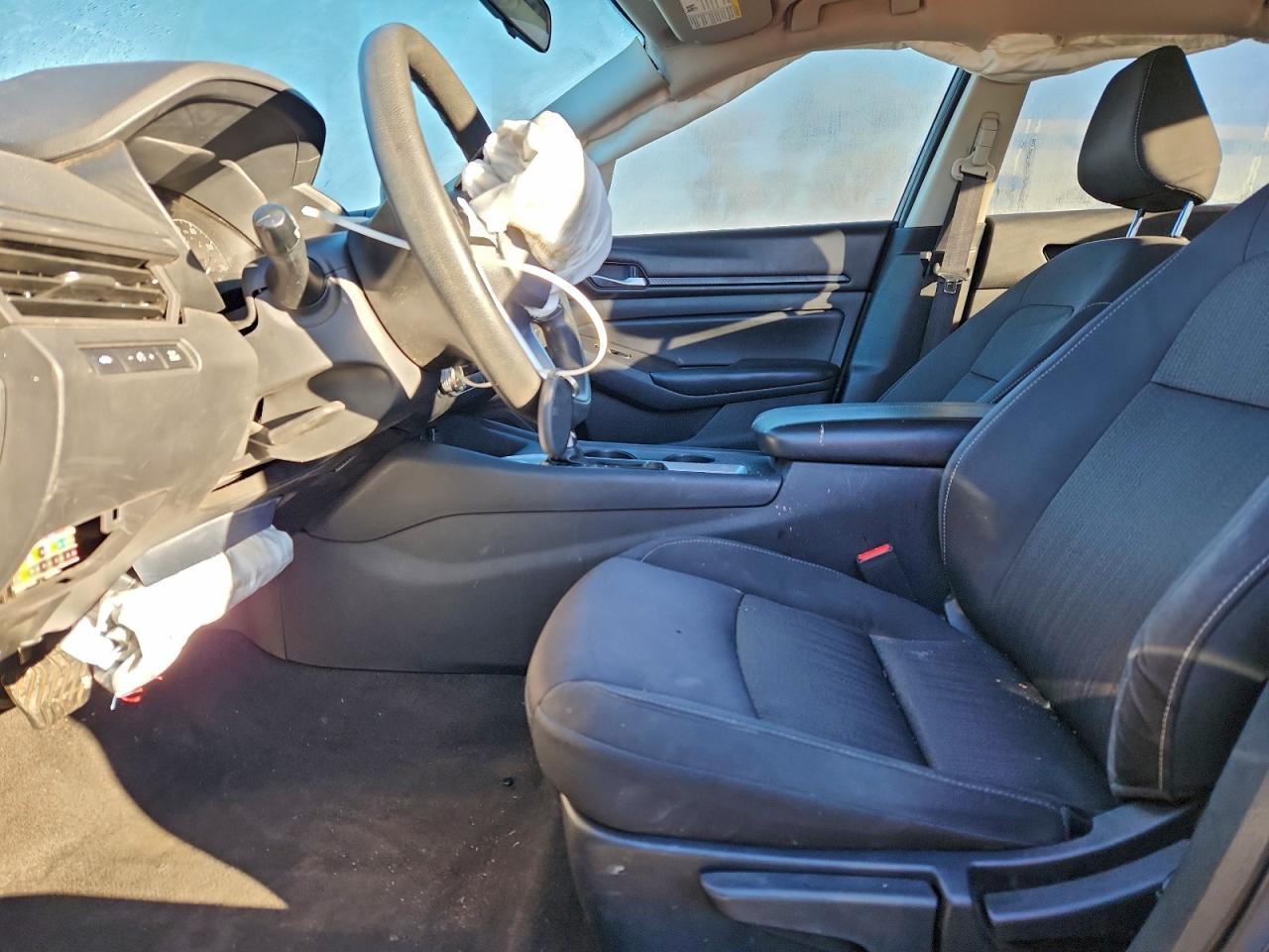 2022 Nissan Altima S - Image 7