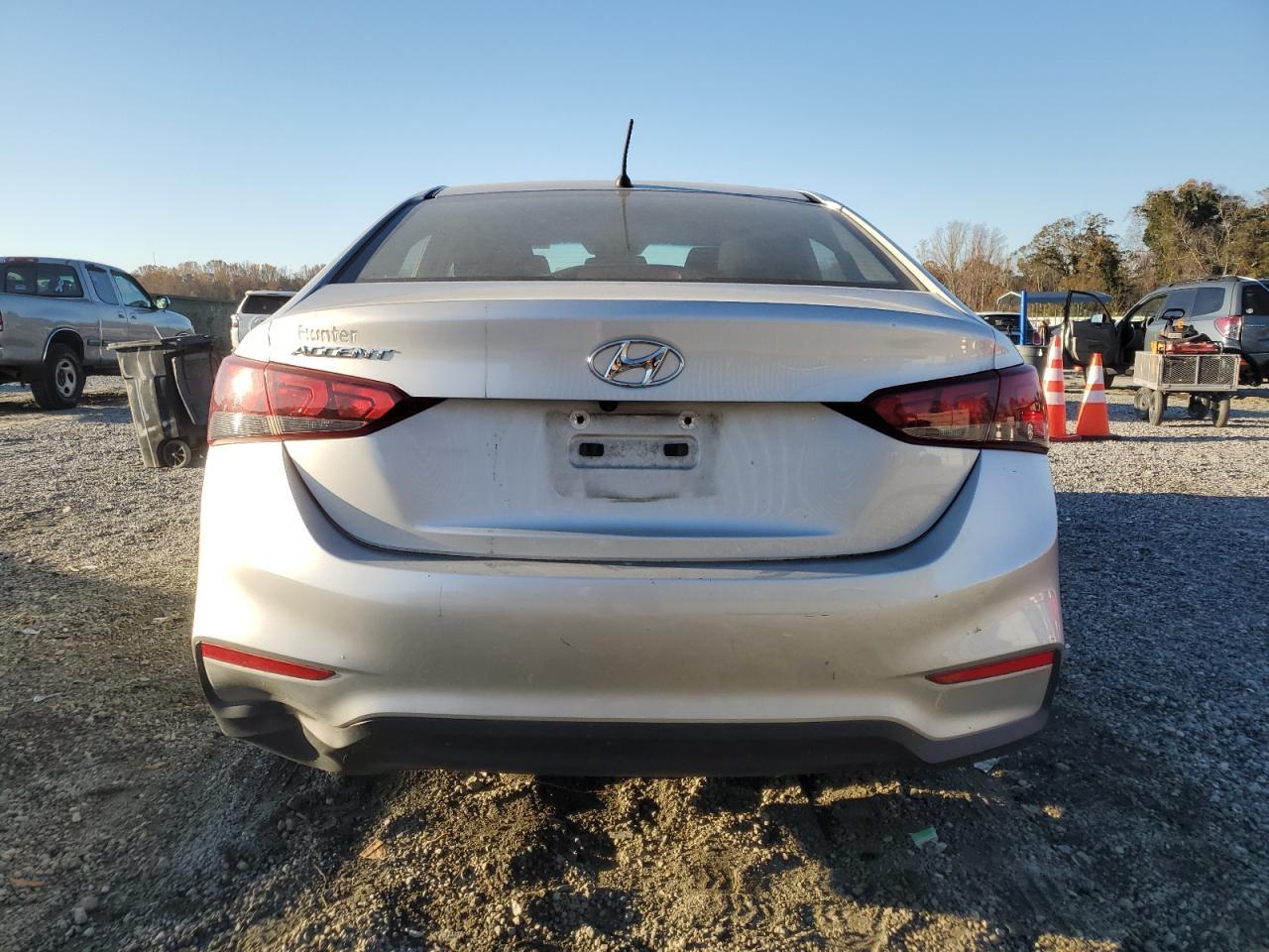 2019 Hyundai Accent Se - Фото 6