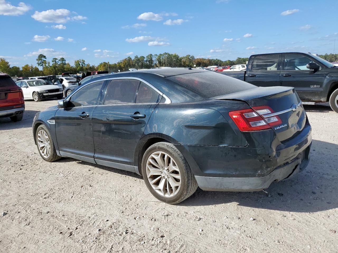 2015 Ford Taurus Limited - Фото 2