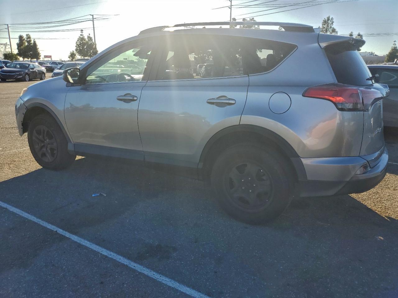 2017 Toyota Rav4 - Фото 2