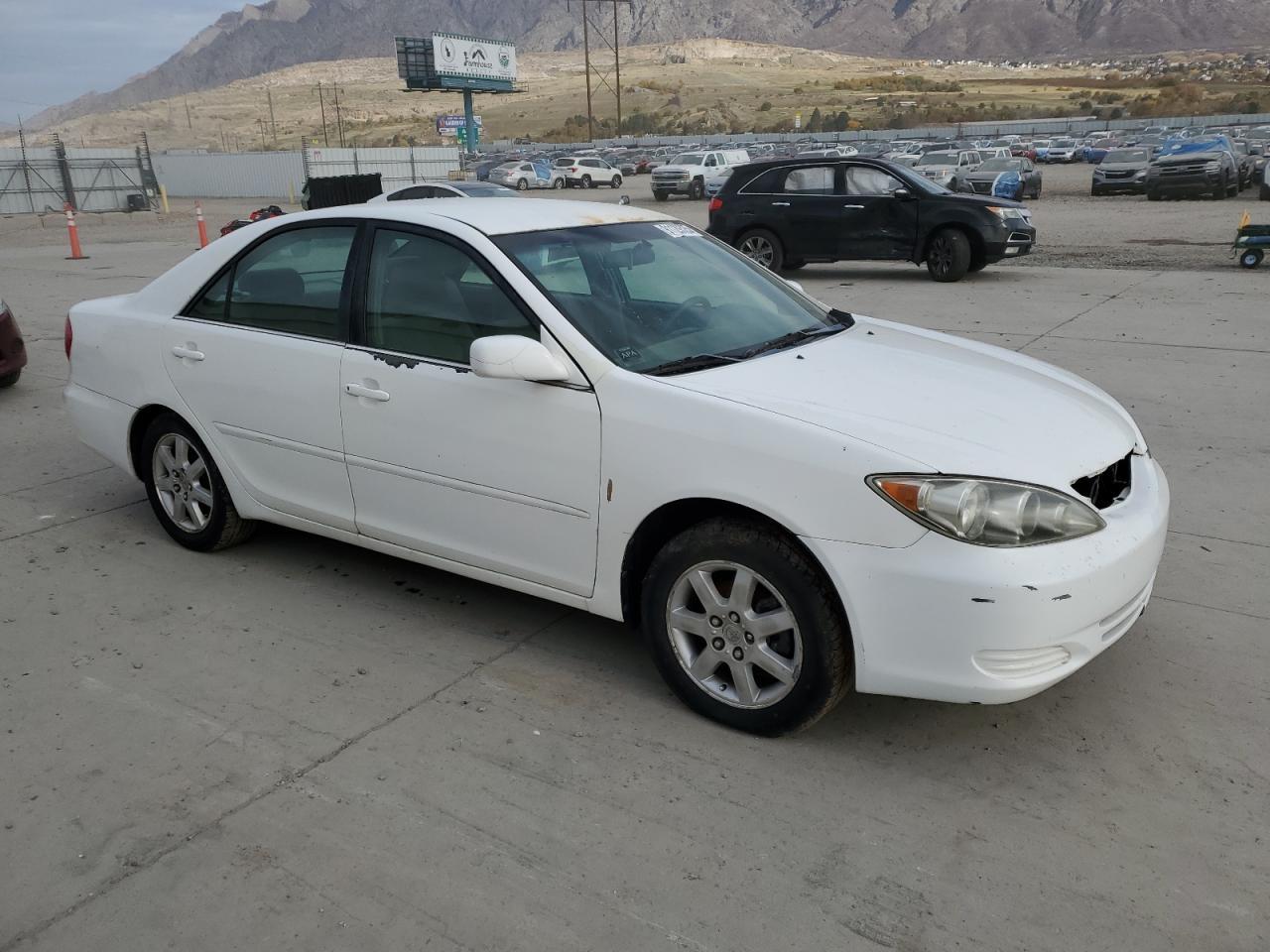 2011 Toyota Camry Le - Image 4