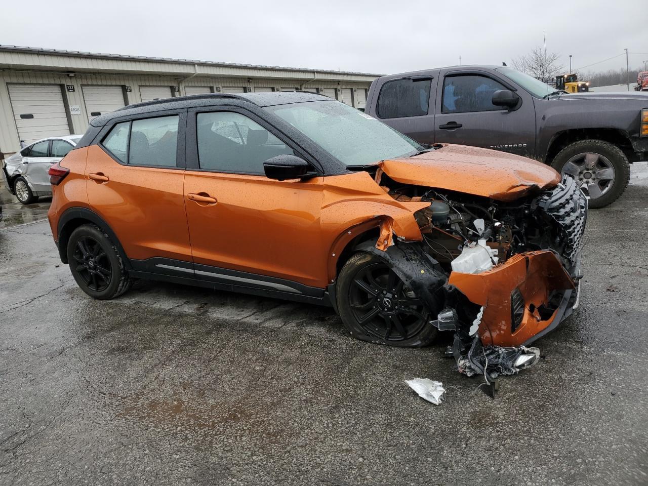 2023 Nissan Kicks Sr - Фото 4