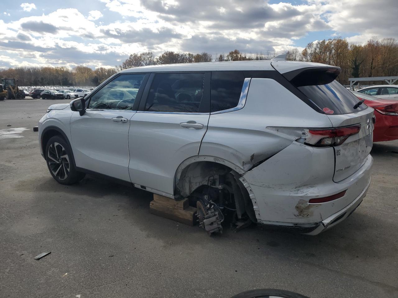 2022 Mitsubishi Outlander Se - Фото 2