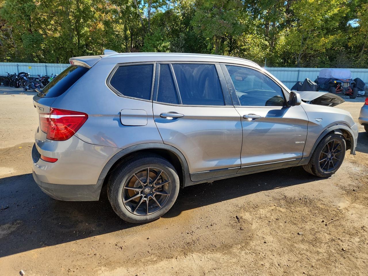 2017 BMW X3 Sdrive28I - Фото 3