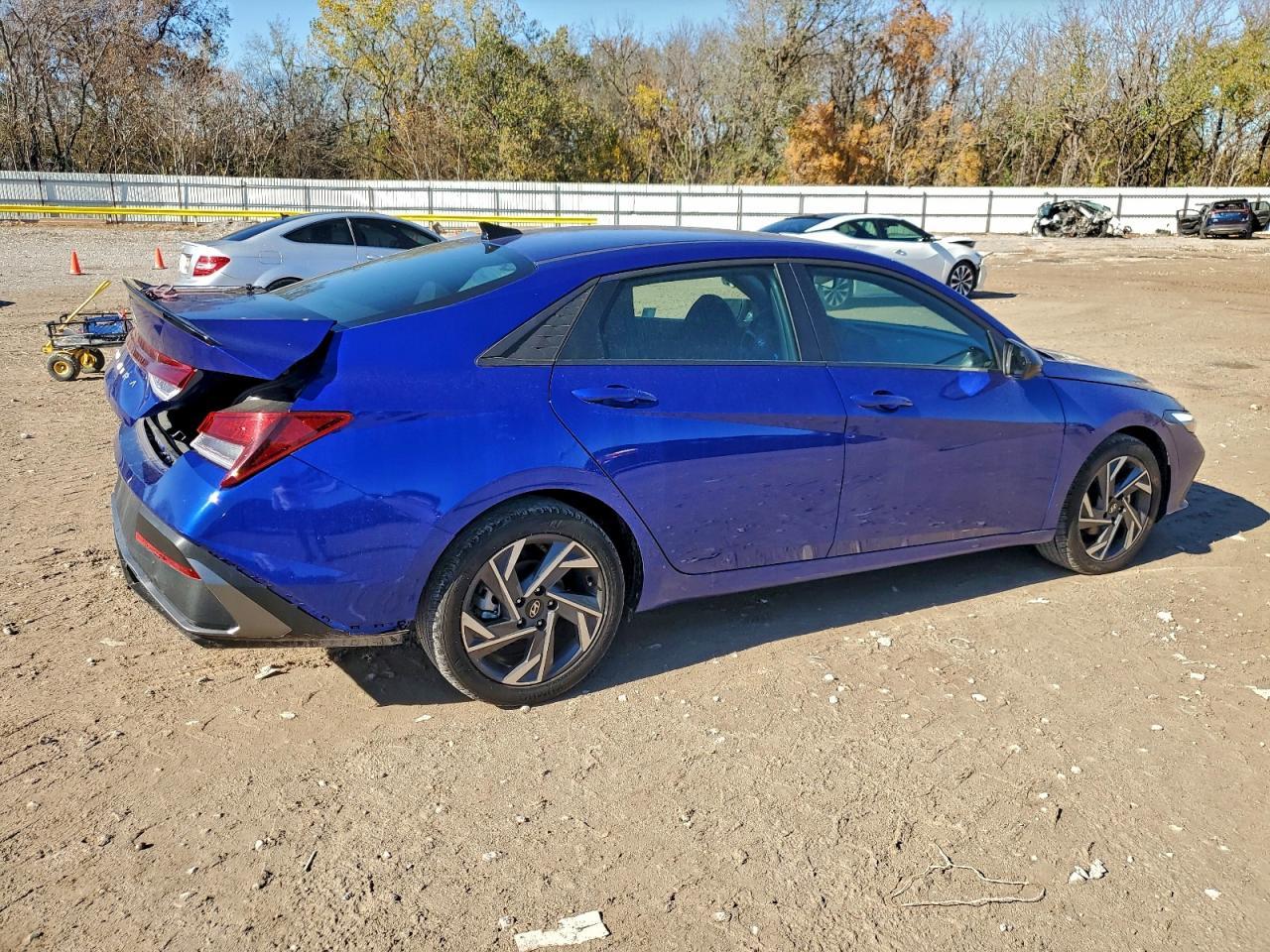 2025 Hyundai Elantra Sel Sport - Фото 3