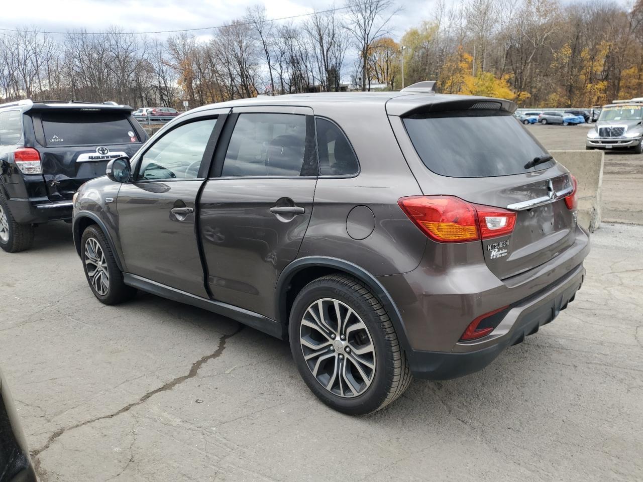 2018 Mitsubishi Outlander Sport Es - Image 2
