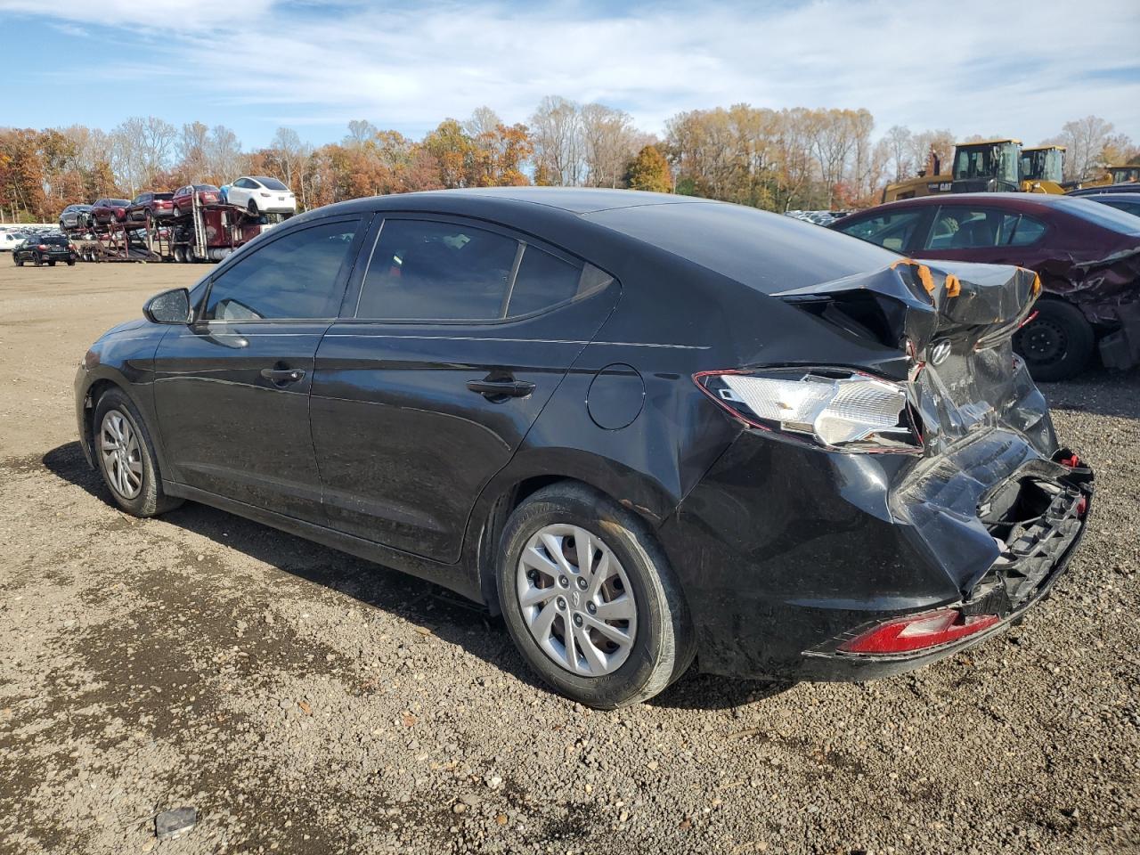 2019 Hyundai Elantra Se - Image 2