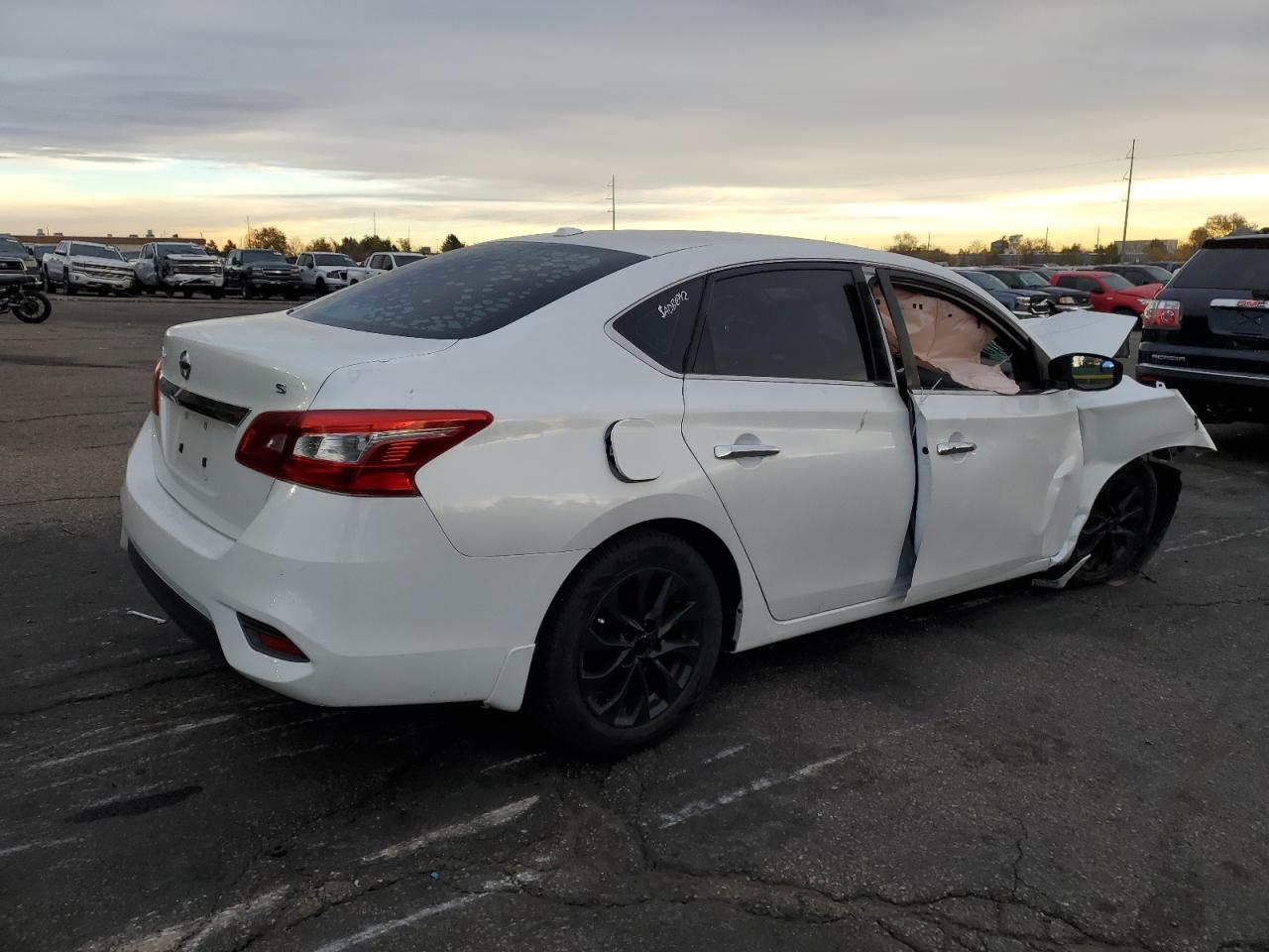 2018 Nissan Sentra S - Фото 3
