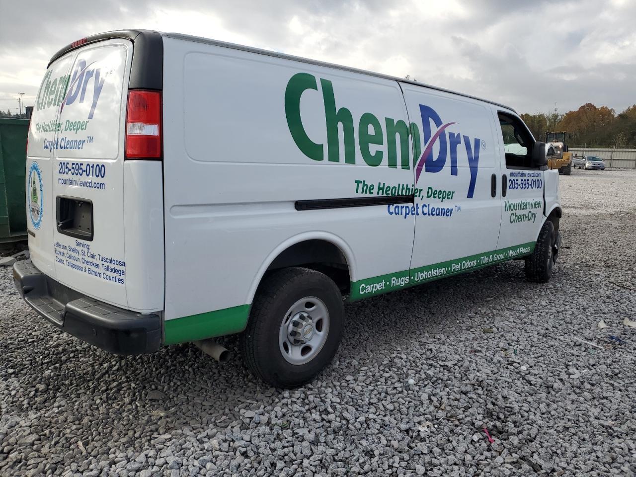 2022 Chevrolet Express G2500 - Фото 3