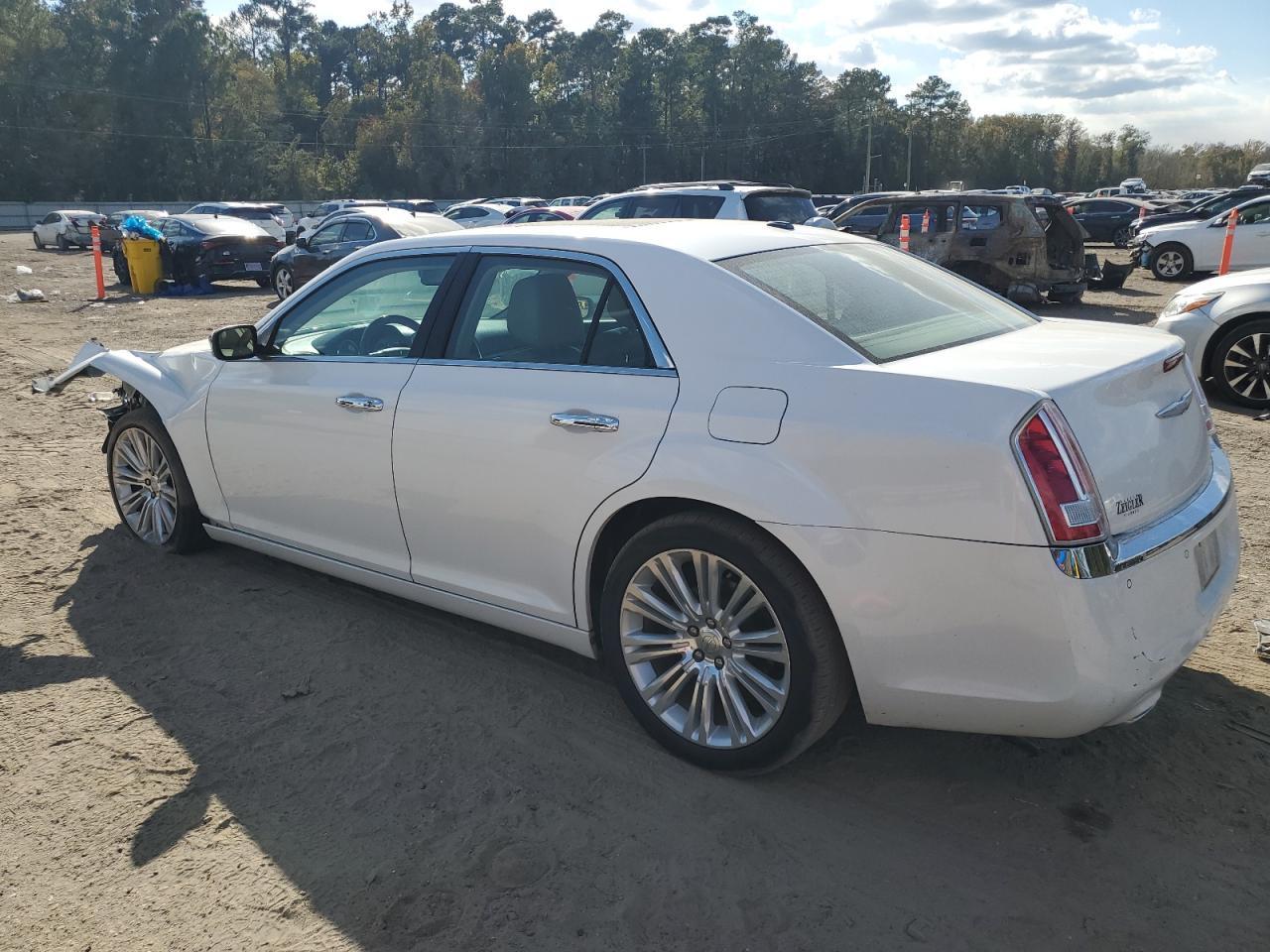 2011 Chrysler 300C - Image 2