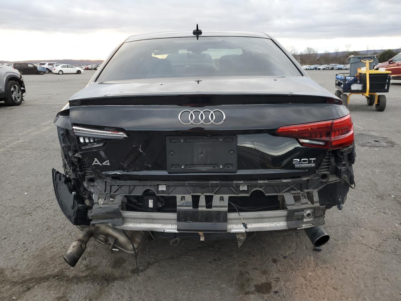 2017 Audi A4 Premium - Фото 6