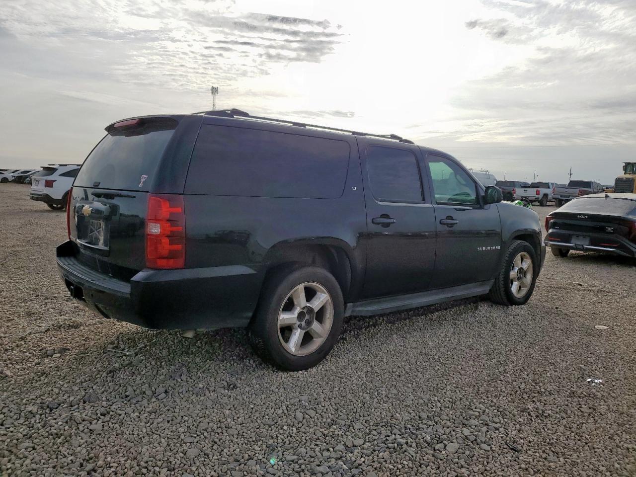 2007 Chevrolet Suburban C1500 - Фото 3
