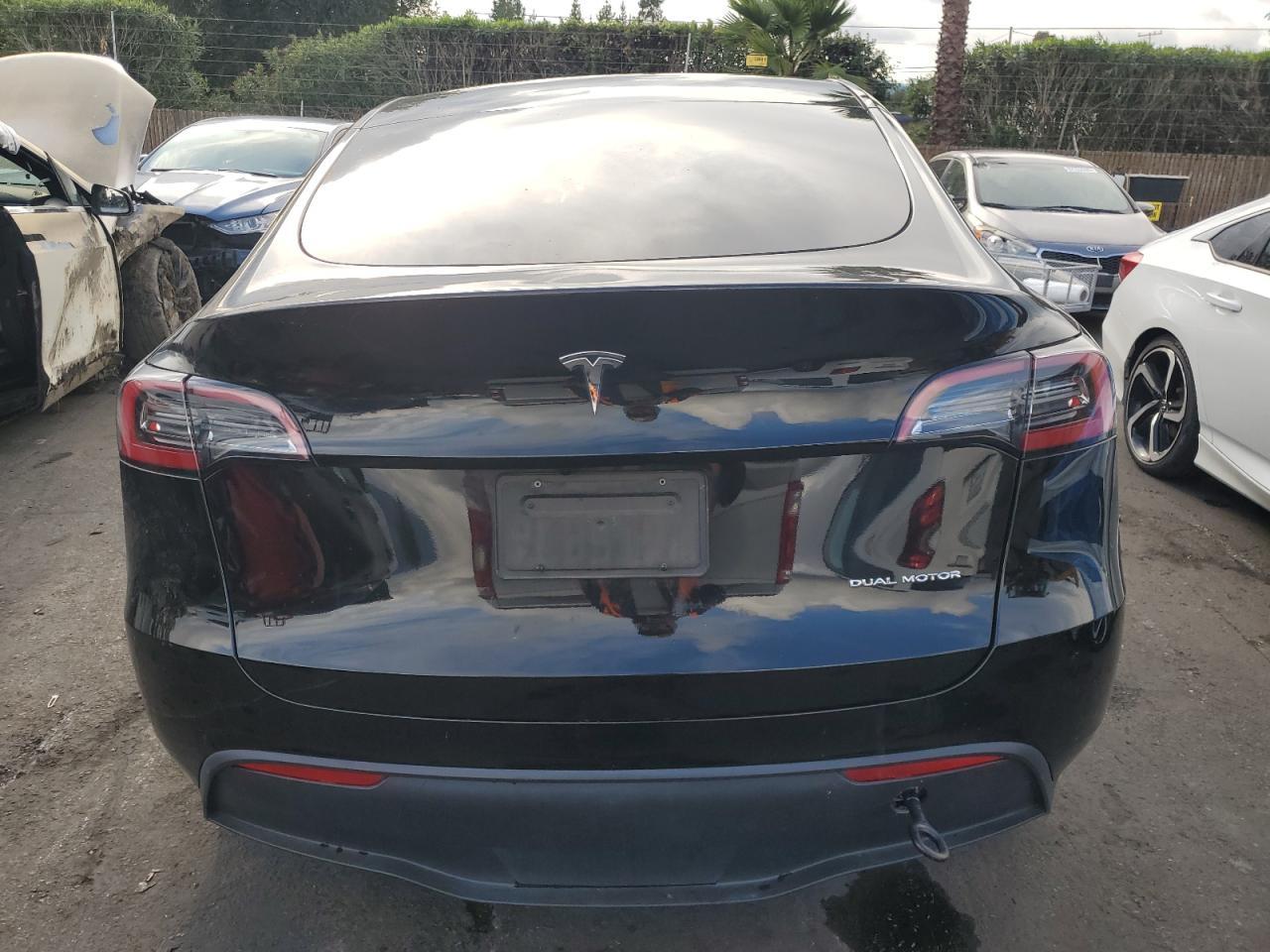 2024 Tesla Model Y - Фото 6