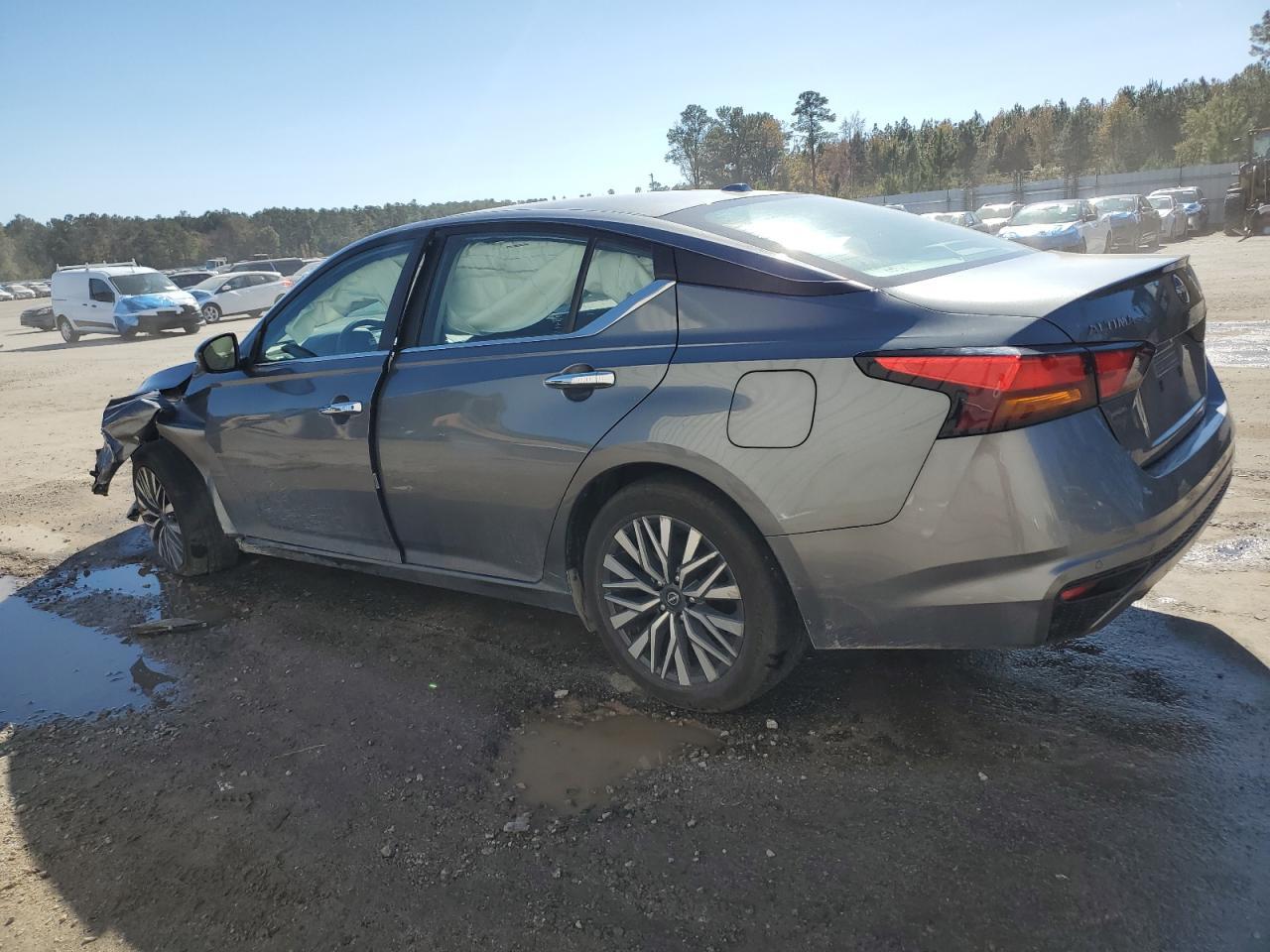 2023 Nissan Altima 2.5 Sv - Image 2