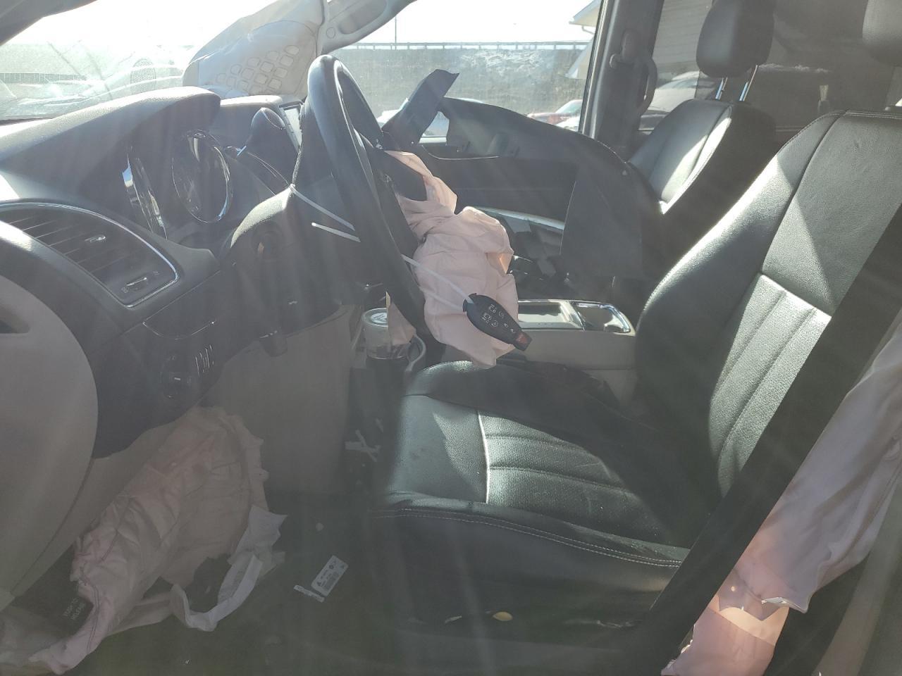 2014 Chrysler Town & Country Touring L - Фото 7